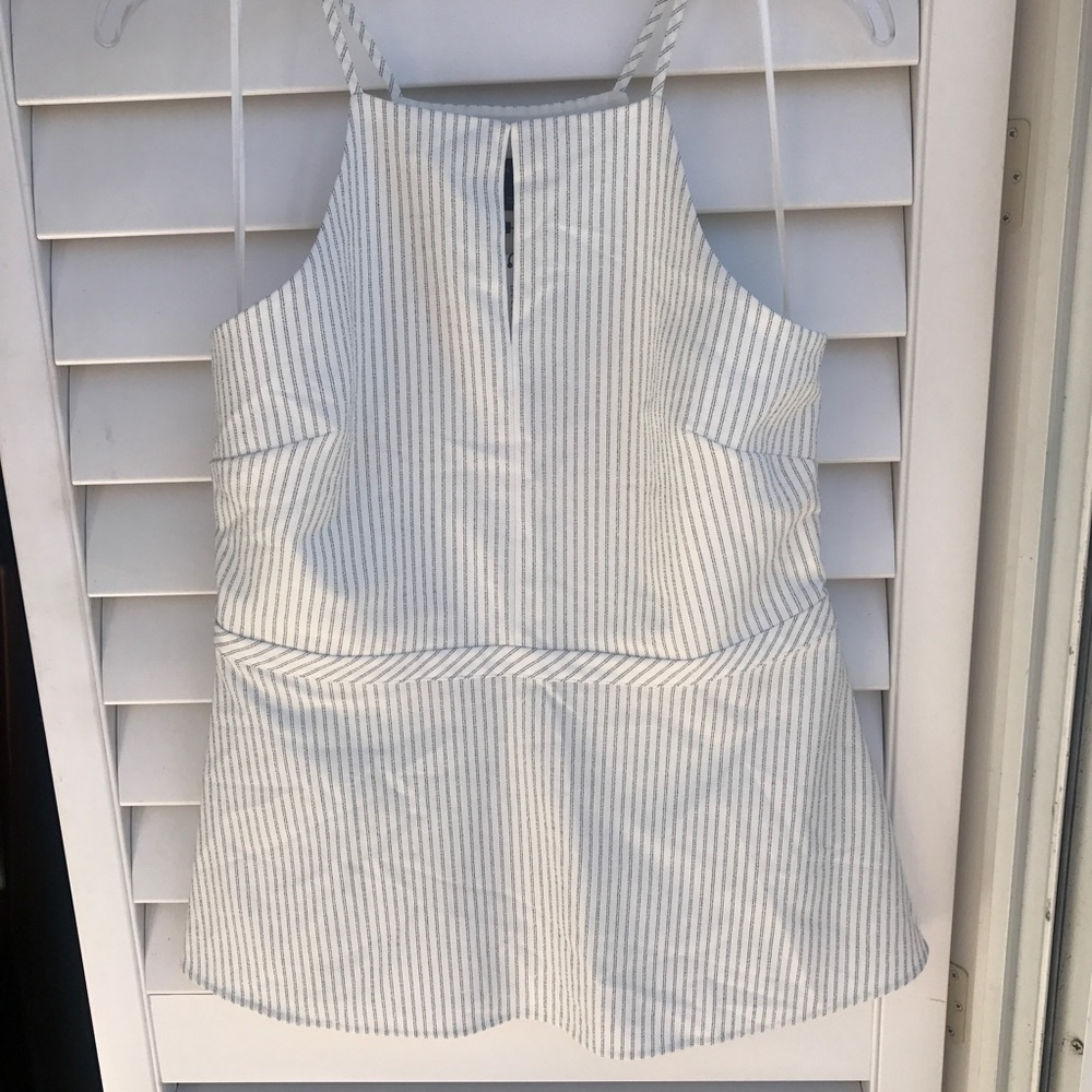 BANANA REPUBLIC Perfect White Top! - Picture 6 of 6